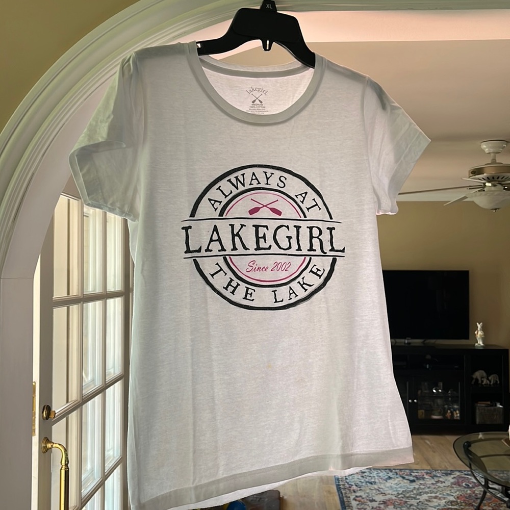 Tee shirt by Lakegirl